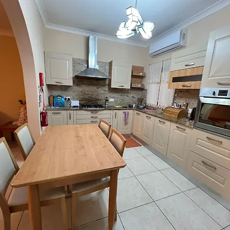 Serene Haven With Three Spacious Bedrooms Apartment Marsaxlokk