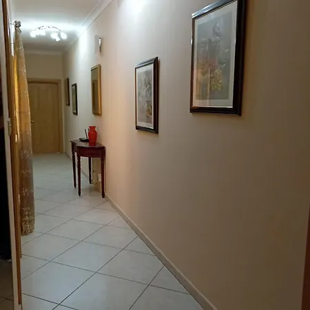 Serene Haven With Three Spacious Bedrooms Lägenhet